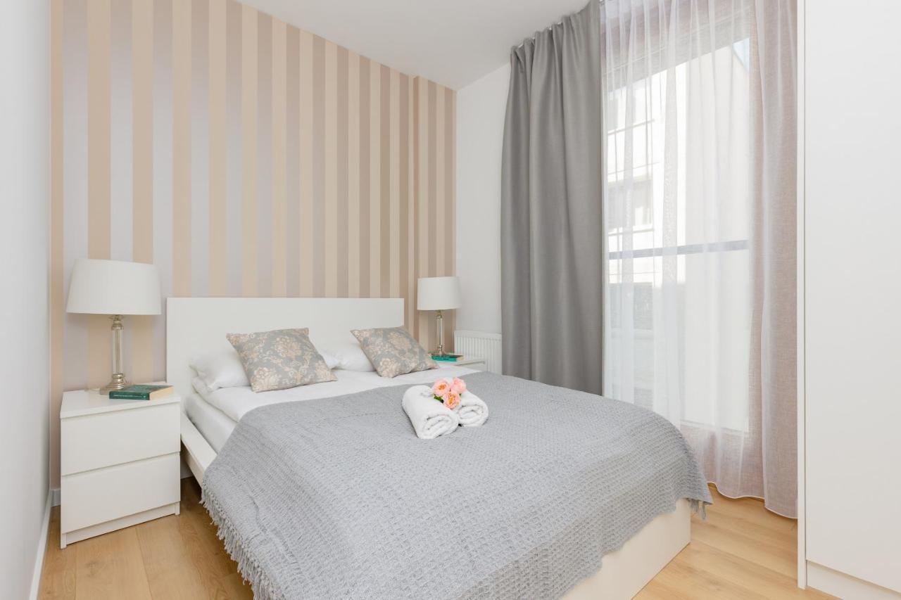 Warszawa Srodmiescie Bonifraterska Apartments By Noclegi Renters מראה חיצוני תמונה