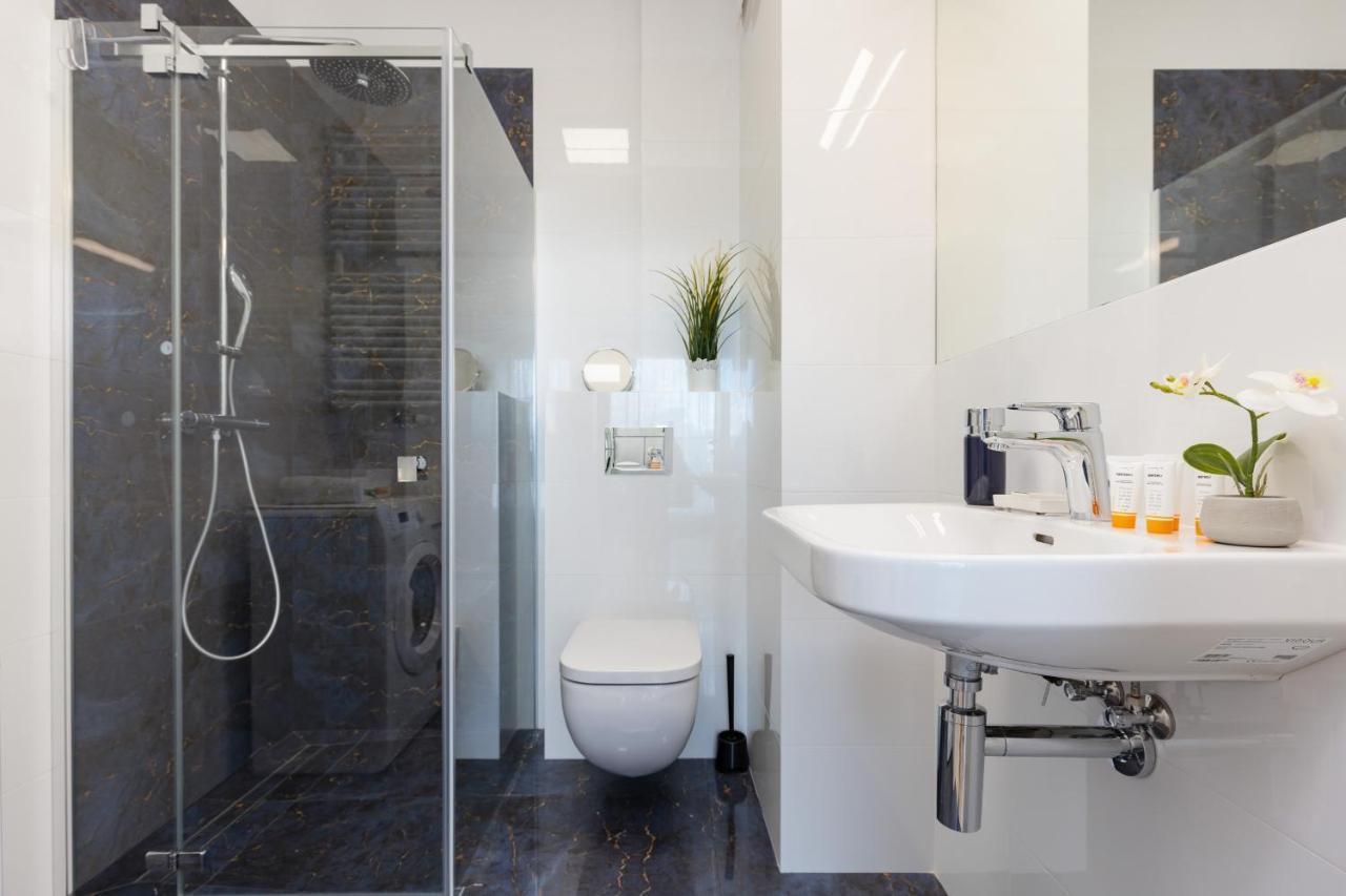 Warszawa Srodmiescie Bonifraterska Apartments By Noclegi Renters מראה חיצוני תמונה
