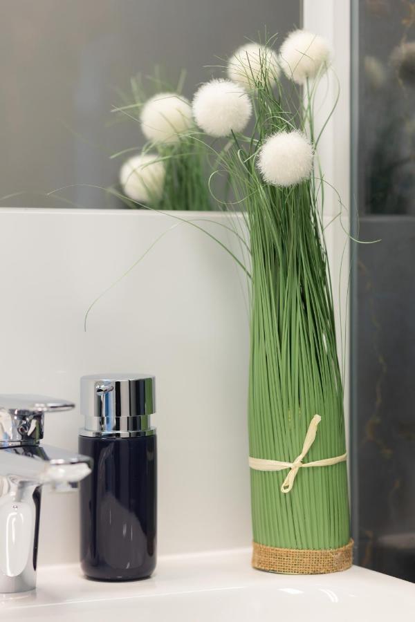 Warszawa Srodmiescie Bonifraterska Apartments By Noclegi Renters מראה חיצוני תמונה